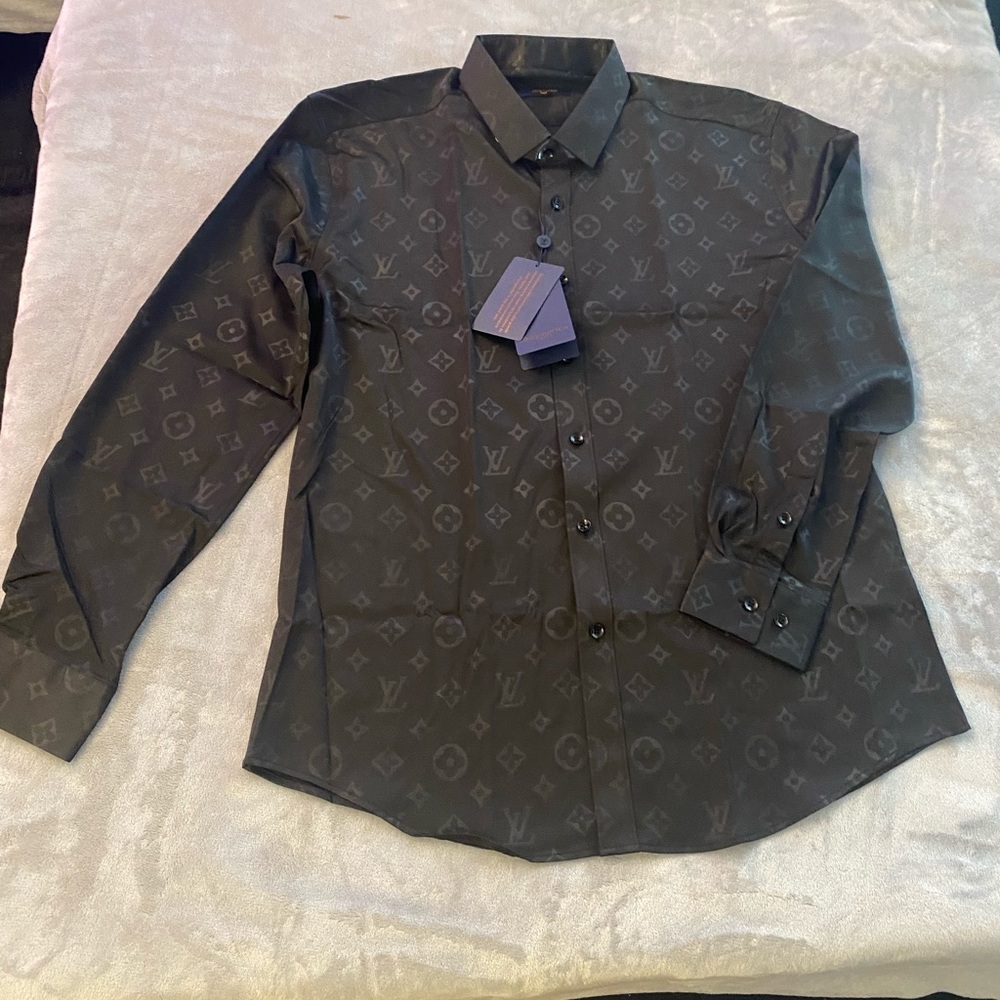 Louis Vuitton black shirt, XL